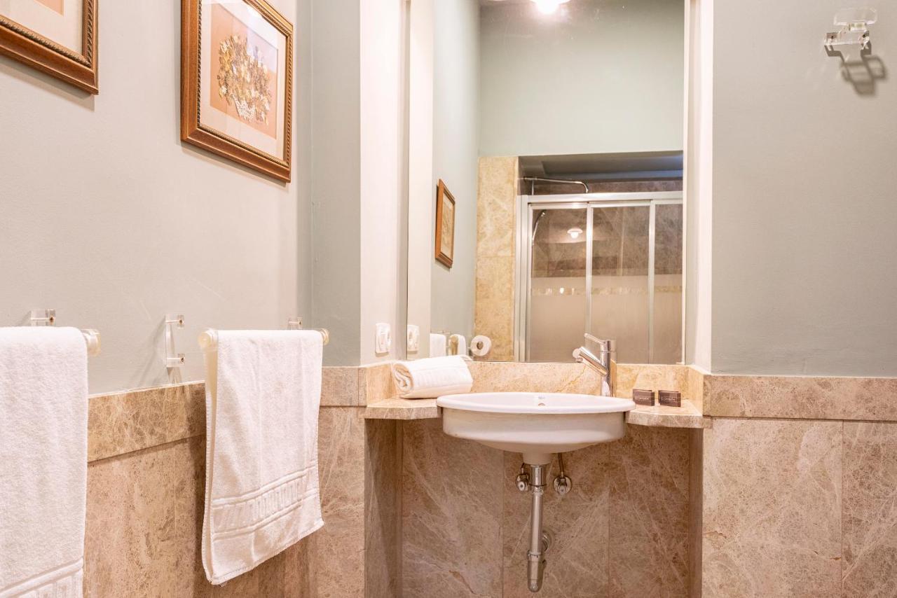 Genteel Home Santa Cruz Севилья Экстерьер фото
